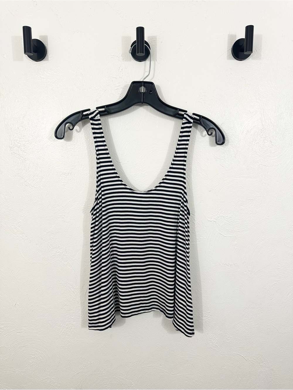 Aeropostale Black & White Striped Scoop Tank